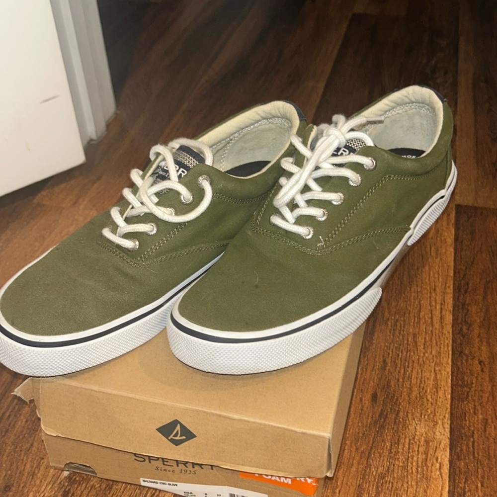 Sperry men